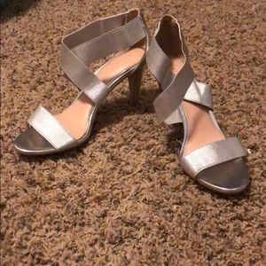 Kelly & Katie silver shoes size 7.5